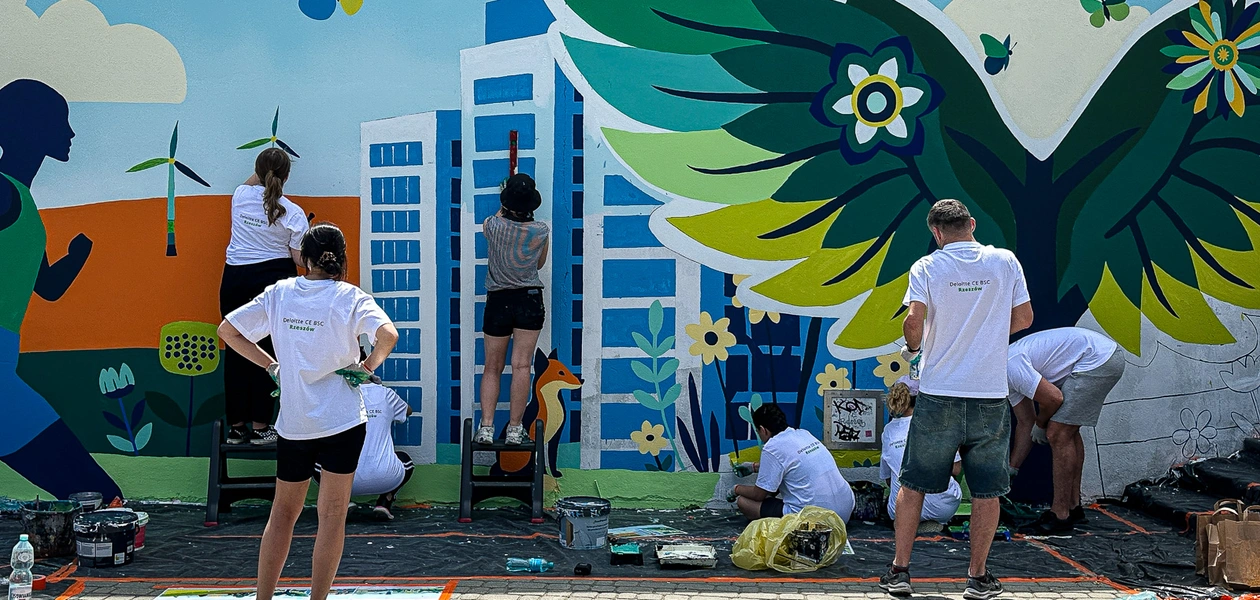 Mural przy hali na Podpromiu - fot. ViC / RESinet.pl, Rzeszów