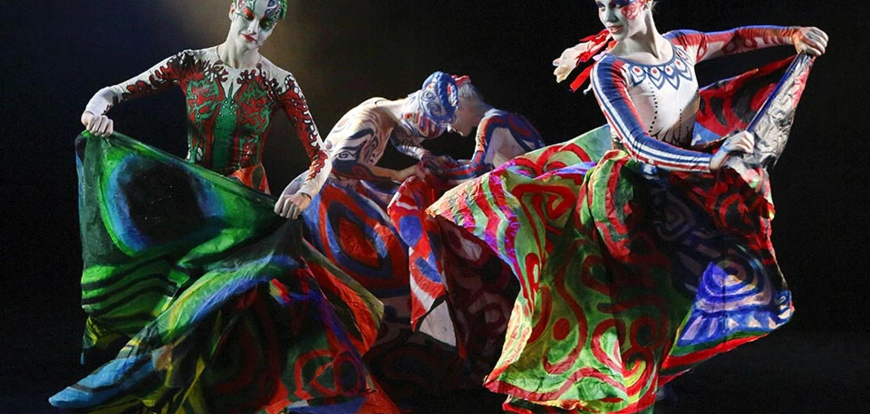 Zespół Art Color Ballet - fot. Andrzej Janikowski - zdjęcie ze strony zespołu www.baletcolor.pl