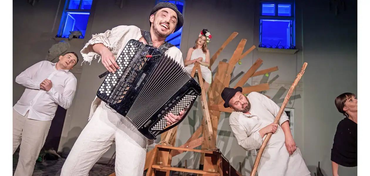 Spektakl "Śmierć na gruszy" - materiały prasowe Teatru Przedmieście