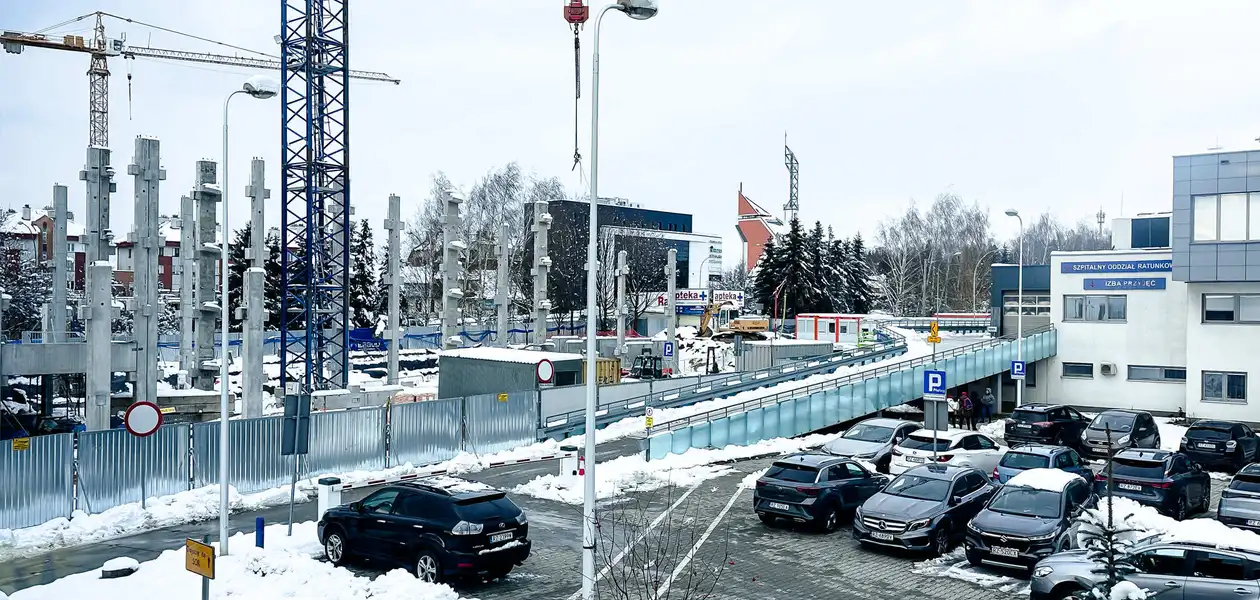 Budowa parkingu z lądowiskiem przy KSW nr 2 w Rzeszowie - fot. ViC / RESinet.pl