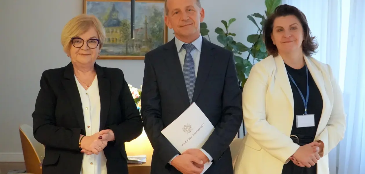 Uczestnicy spotkania z konsultantem wojewódzkim w dziedzinie chorób zakaźnych / fot.PUW w Rzeszowie