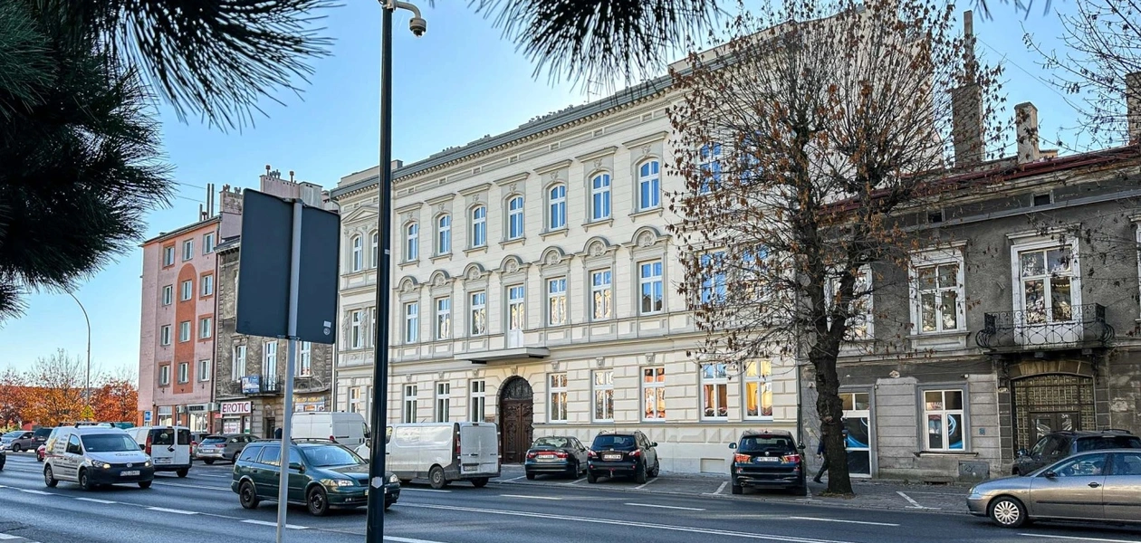 Zabytkowa kamienica przy ul. Piłsudskiego - fot. ViC / Archiwum RESinet.pl
