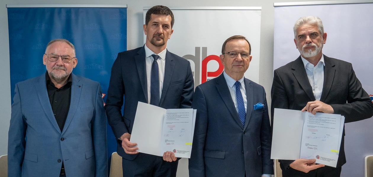 Podpisanie umowy na budowę obwodnicy Tyczyna / fot. UMWP