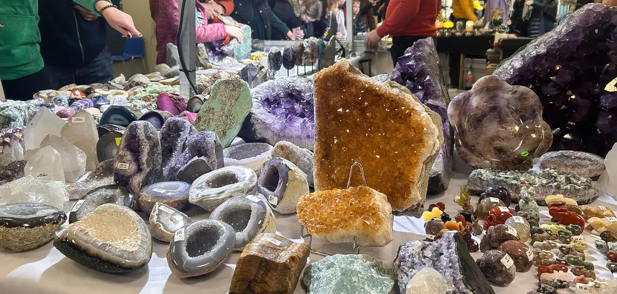 Wiosenna giełda biżuterii i minerałów 2025 / fot. RESinet.pl