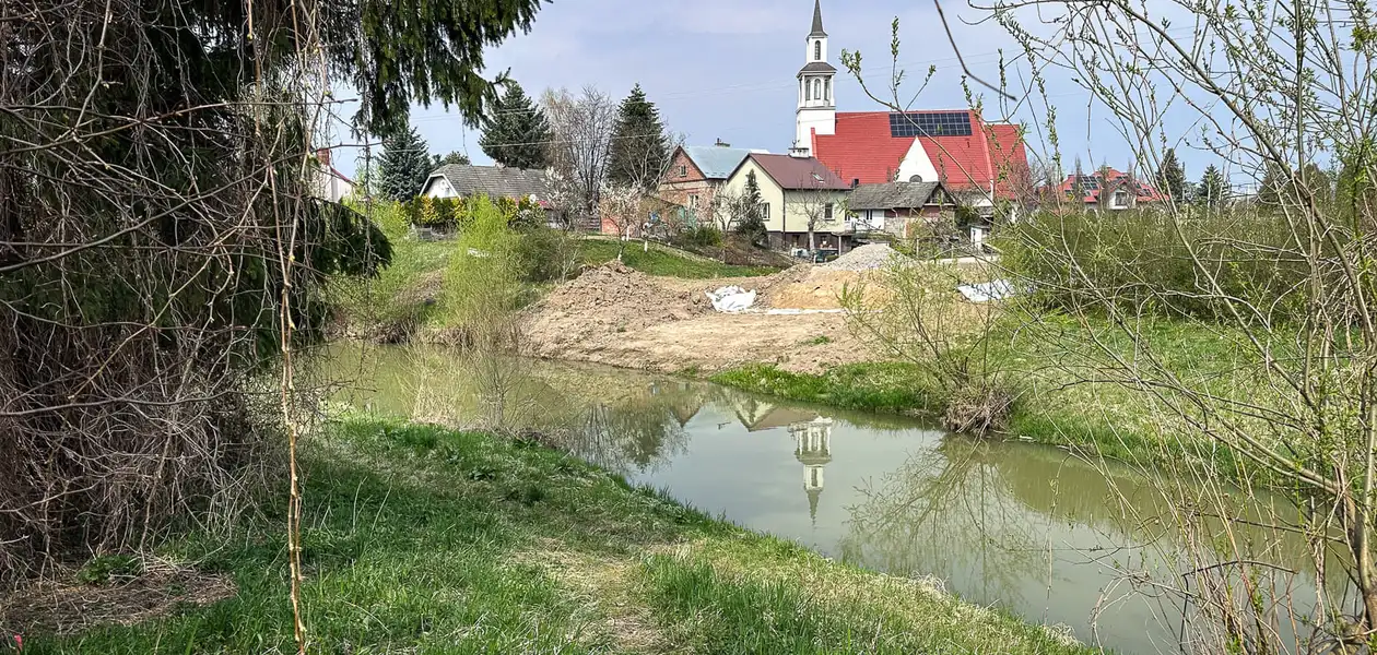 Budowa kładki na osiedlu Drabinianka / fot. RESinet.pl
