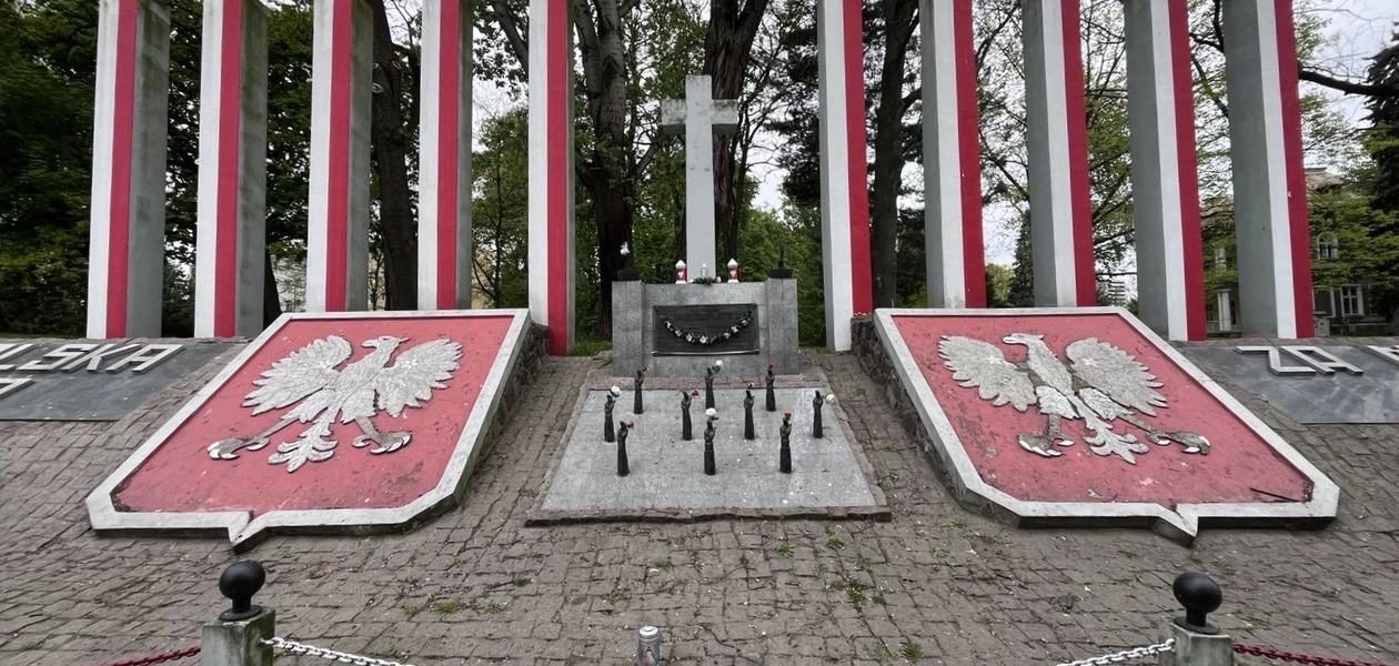 Pomnik Dziesięciu Rąk przy ul. Partyzantów w Rzeszowie / fot. Archiwum RESinet.pl
