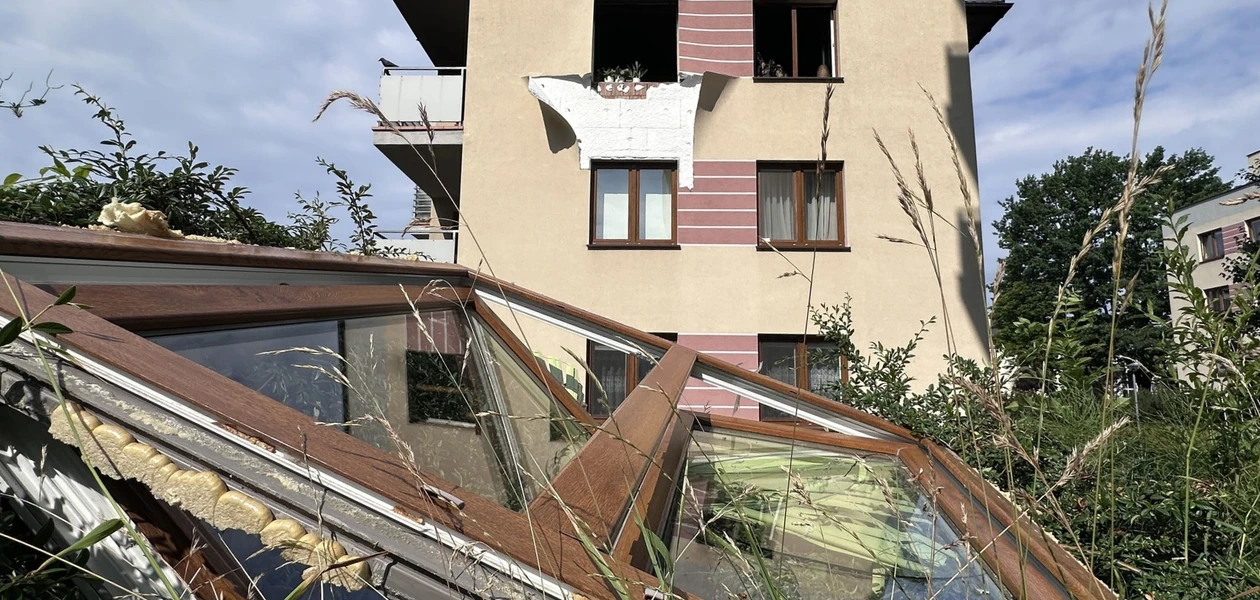 Pożar mieszkania w bloku na ul. Twardowskiego w Rzeszowie (3.07.2026) - fot. ViC / RESinet.pl