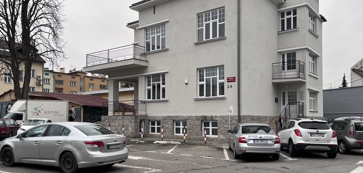 Willa Januszów przy ul. Jagiellońskiej 24 - fot. ViC / Archiwum RESinet.pl
