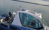 Silny wiatr przewrócił żaglówkę z 4 osobami na Jeziorze Tarnobrzeskim fot. KMP w Tarnobrzegu 