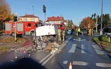 Groźna kolizja na skrzyżowaniu al. Niepodległości z ul. Mieszka I. Dostawczak przewrócił się na bok fot. KMP w Rzeszowie 