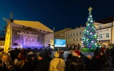 Wigilia Miejska na rzeszowskim Rynku. Życzenia, wspólne kolędowanie, poczęstunek i wiele więcej Wigilia Miejska 2024 - fot. Grzegorz Bukała / UM Rzeszowa  