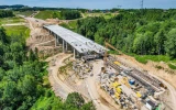 S19 Babica–Jawornik: Na estakadzie ES-17 zakończono budowę głównej konstrukcji nośnej Estakada ES-17 - 2026 r. - fot. GDDKiA 