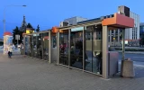 Zmiany na rzeszowskich przystankach. Nowe wiaty, stojaki rowerowe i pylony na rozkłady Przystanek autobusowy przy ul. Piłsudskiego / fot. Archiwum RESinet.pl 