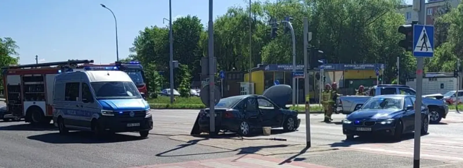 Poranny wypadek na skrzyżowaniu ulic Obrońców Poczty Gdańskiej z Ofiar Katynia Wypadek na skrzyżowaniu ulic Obrońców Poczty Gdańskiej z Ofiar Katynia w Rzeszowie - 26.05.2026 / fot. KMP w Rzeszowie 