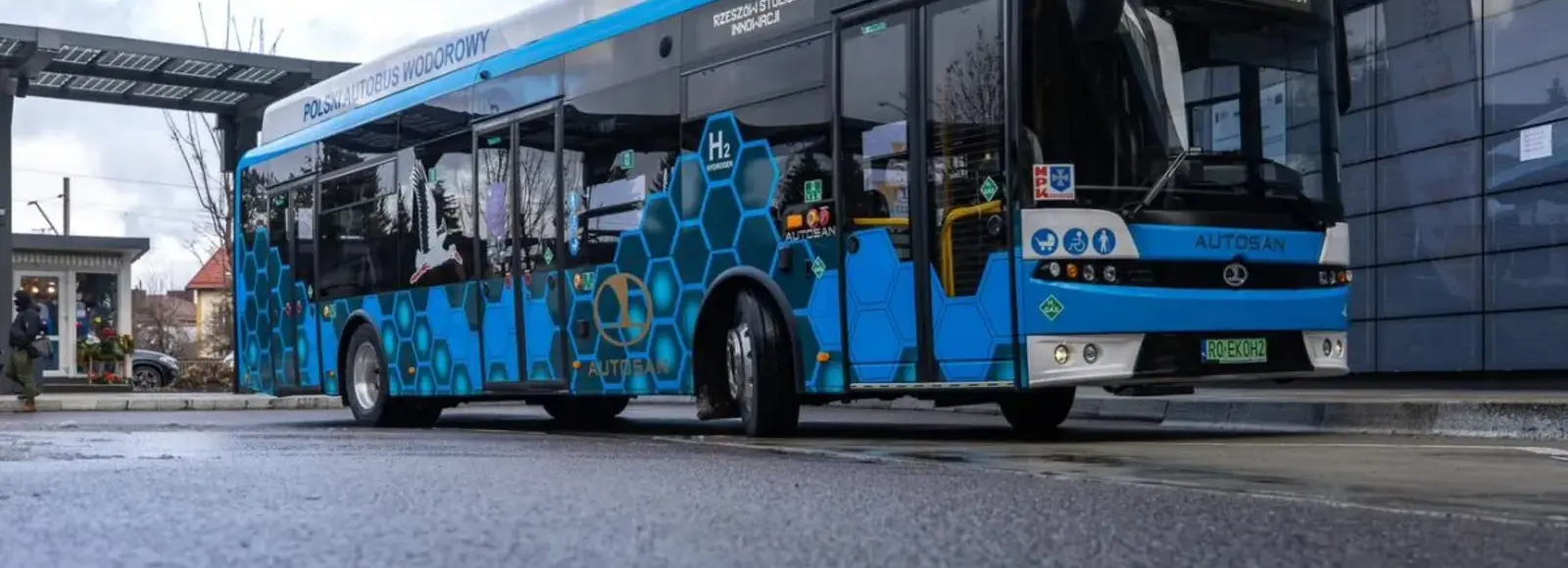 Wiemy, kto dostarczy autobusy wodorowe dla Rzeszowa Zdjęcie testowanego w Rzeszowie w 2024 r. autobusu wodorowego / fot. Grzegorz Bukała, Urząd Miasta Rzeszowa 