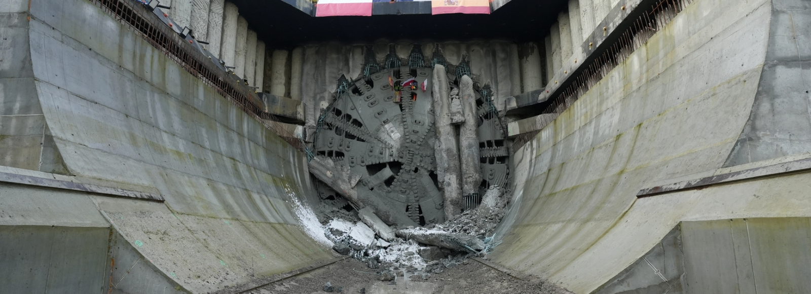 Ujrzeli światło w tunelu… Karpatka przebiła północną ścianę wzgórza Grochowiczna [VIDEO] fot. GDDKiA 