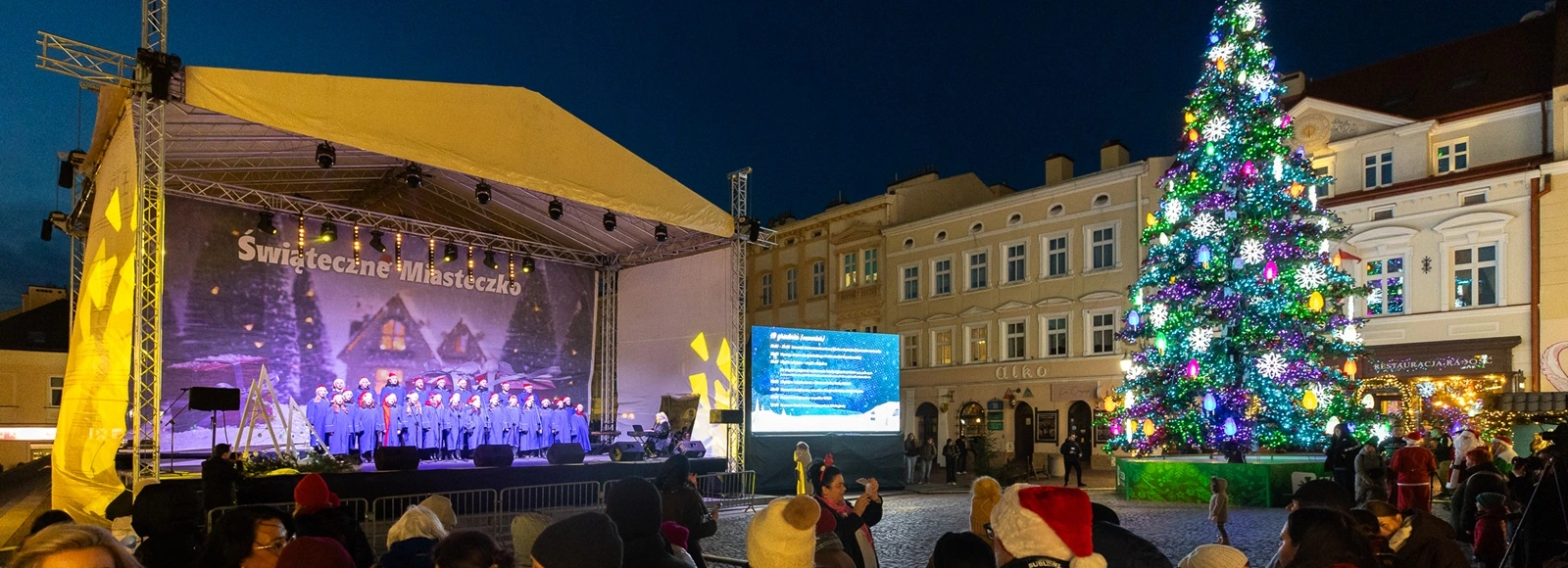 Wigilia Miejska na rzeszowskim Rynku. Życzenia, wspólne kolędowanie, poczęstunek i wiele więcej Wigilia Miejska 2024 - fot. Grzegorz Bukała / UM Rzeszowa  