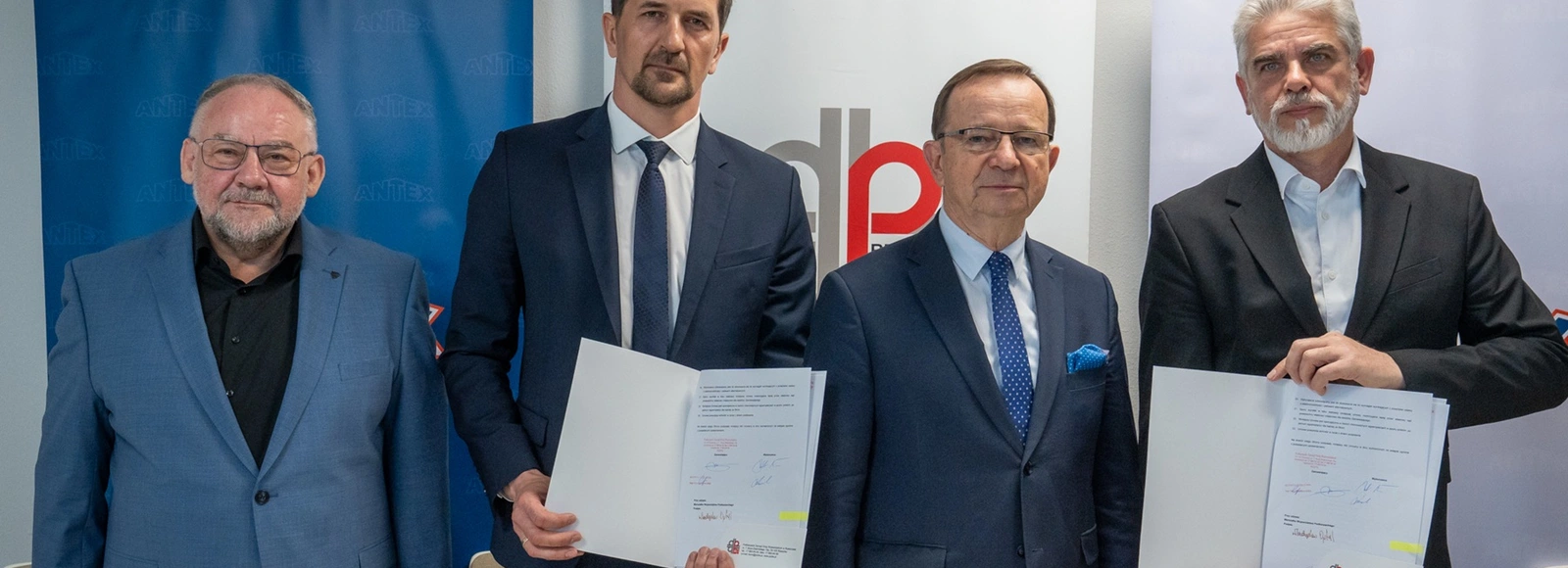 Powstanie blisko 2-kilometrowa obwodnica Tyczyna. Podpisano umowę Podpisanie umowy na budowę obwodnicy Tyczyna / fot. UMWP 