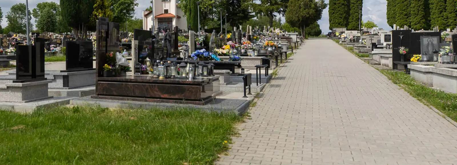 Na cmentarzu przy ul. Świętokrzyskiej powstaną nowe alejki Cmentarz przy ul. Świętokrzyskiej, fot. Grzegorz Bukała / UM Rzeszowa 