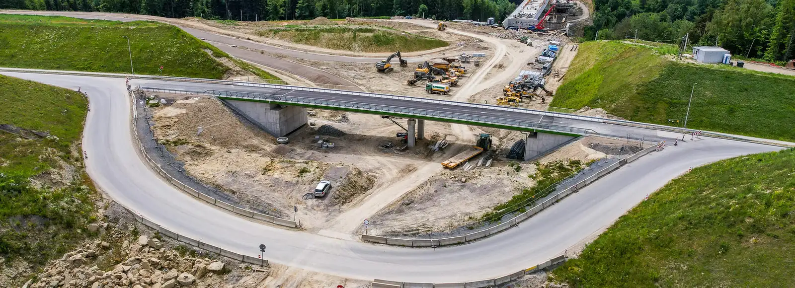 Nowy wiadukt na budowanym odcinku S19 otwarty dla ruchu Wiadukt WD-23 na S19 Babica - Jawornik / fot. GDDKiA 