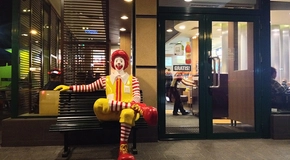 McDonald's + McDrive