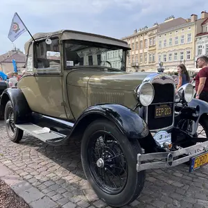 Zabytkowe pojazdy na rzeszowskim Rynku  - Rzeszów, Imprezy