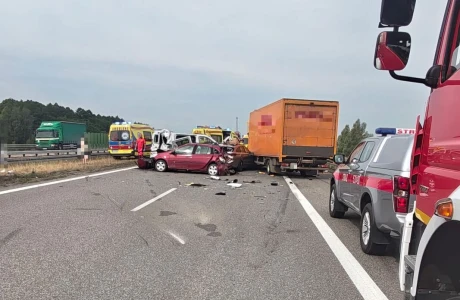 Kolejne zdarzenie drogowe na A4. Trasa w kierunku Krakowa całkowicie zablokowana Zderzenie 5 pojazdów na autostradzie A4 pod Rzeszowem / fot. KMP w Rzeszowie 