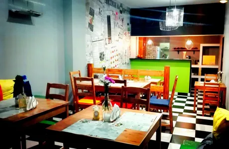 "Zdrowo nakarmimy i pozytywną energią się podzielimy". Zdrowo Zmiksowani zapraszają do pełnej uśmiechu restauracji