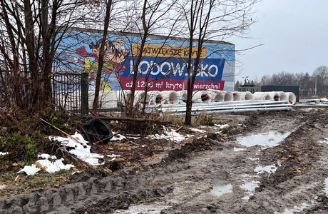 Otwarcie największego lodowiska w Rzeszowie opóźnione. Powodem zła pogoda