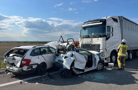 Wypadki na A4 w Bratkowicach i S-19 w Świlczy. 1 ofiara śmiertelna, 3 osoby ranne fot. KMP w Rzeszowie 