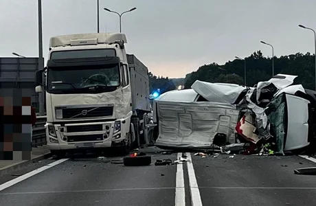 Wypadek w Głogowie Małopolskim. Zderzyły się 4 pojazdy, 3 osoby w szpitalu [ZDJĘCIA] fot. KMP w Rzeszowie 