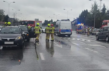 Wypadek na ul. Sikorskiego w Rzeszowie. Zderzyło się 6 pojazdów, sprawca był pijany fot. KMP w Rzeszowie 