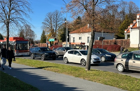 Wszystkich Świętych 2025. Organizacja ruchu w rejonie rzeszowskich cmentarzy fot. RESinet.pl 