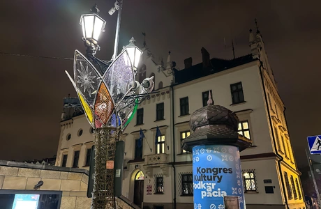 Montaż świątecznych iluminacji w centrum Rzeszowa - fot. ViC / RESinet.pl