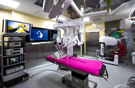 Robot chirurgiczny za 5,5 mln zł. Fijołek: Historyczny moment w rozwoju rzeszowskiego szpitala Prezentacja robota chirurgicznego Edge Medical MP 1000 w Szpitalu Miejskim - fot. Grzegorz Bukała / UM Rzeszowa 