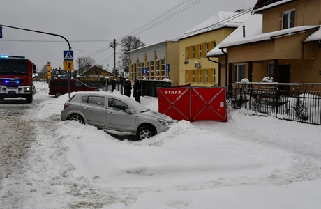 Tragiczny wypadek w Nowosielcu. Nie żyje 82- letni mężczyzna, ranny 6 latek fot. KPP w Nisku 