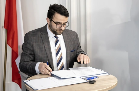 Podpisanie listu intencyjnego w sprawie budowy nowoczesnego Regionalnego Dworca Autobusowego w Rzeszowie - fot. Klaudia Krupa, Łukasz Woźniak/Powiat Rzeszowski