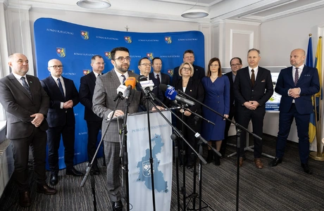 Podpisanie listu intencyjnego w sprawie budowy nowoczesnego Regionalnego Dworca Autobusowego w Rzeszowie - fot. Klaudia Krupa, Łukasz Woźniak/Powiat Rzeszowski