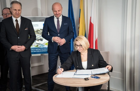 Podpisanie listu intencyjnego w sprawie budowy nowoczesnego Regionalnego Dworca Autobusowego w Rzeszowie - fot. Klaudia Krupa, Łukasz Woźniak/Powiat Rzeszowski