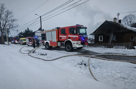 Tragiczny pożar w Markowej. Nie żyje około 70-letnia kobieta, ranni strażacy fot. KP PSP Łańcut 