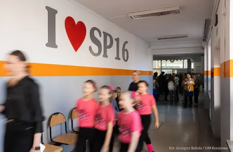 Odnowiona hala sportowa w SP 16 w Rzeszowie, fot. Grzegorz Bukała / UM Rzeszowa