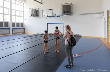 Odnowiona hala sportowa w SP 16 w Rzeszowie, fot. Grzegorz Bukała / UM Rzeszowa