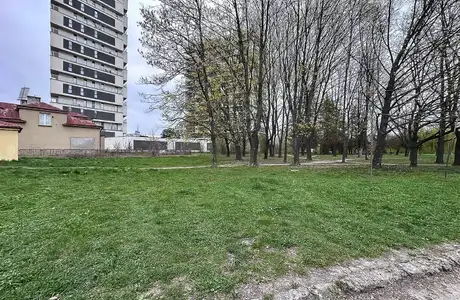 Widok na teren, na którym ma powstać Hetmańska City Park / fot. RESinet.pl