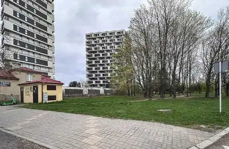 Widok na teren, na którym ma powstać Hetmańska City Park / fot. RESinet.pl