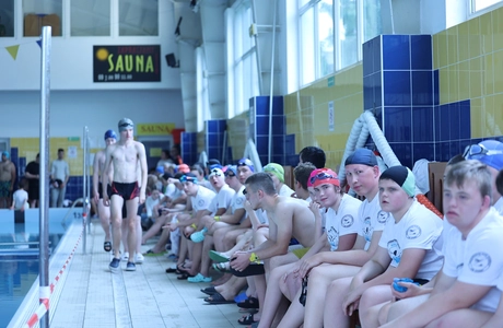 Zdjęcie z poprzedniej edycji Integracyjnych Zawodów Pływackich / Materiały organizatora