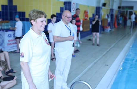 Zdjęcie z poprzedniej edycji Integracyjnych Zawodów Pływackich / Materiały organizatora