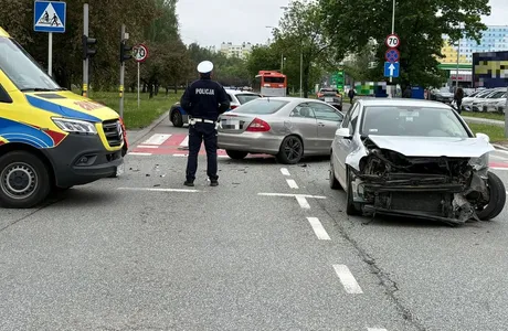 Zderzenie dwóch aut na al. Rejtana w Rzeszowie. Dwie osoby ranne Wypadek na al. Rejtana w Rzeszowie - 18.05.2026 / fot. KMP w Rzeszowie 