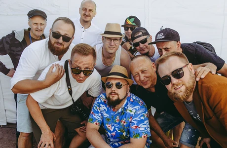 W innym stanie / Materiały promocyjne