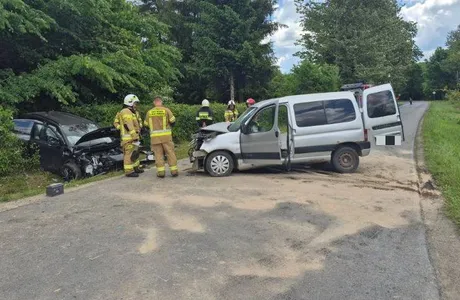 Wypadek w Błędowej Tyczyńskiej. Cztery osoby trafiły do szpitala Wypadek w Błędowej Tyczyńskiej 8.06.2026 / fot. KMP w Rzeszowie 