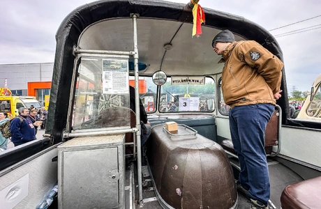 I Zlot Zabytkowych Autobusów w Rzeszowie - fot. ViC / RESinet.pl